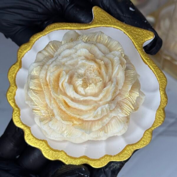 شمعة لؤلؤية – Pearl Glow Candle